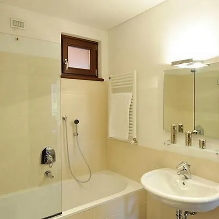 La Perla Di Sonenga - Giardino Apartment