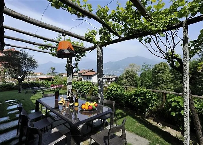 La Perla Di Sonenga - Giardino * 메나지오