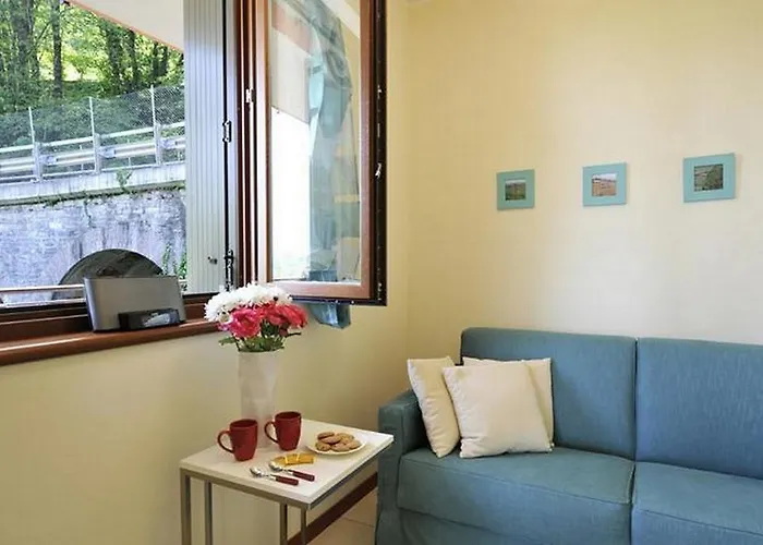 La Perla Di Sonenga - Giardino 아파트 메나지오